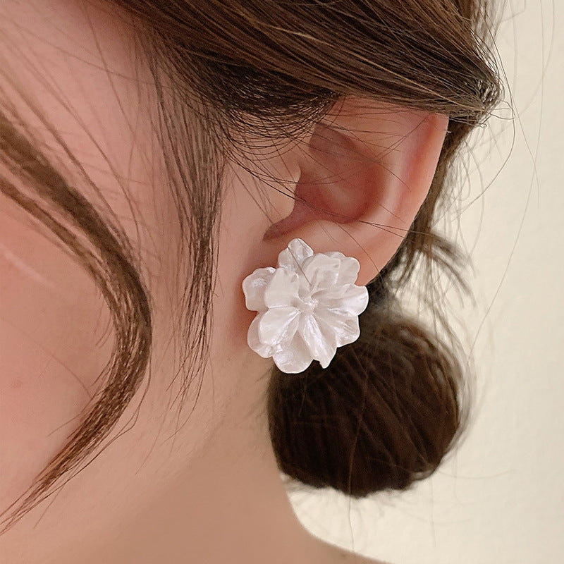 Orecchini Fiore di Camelia Bianca